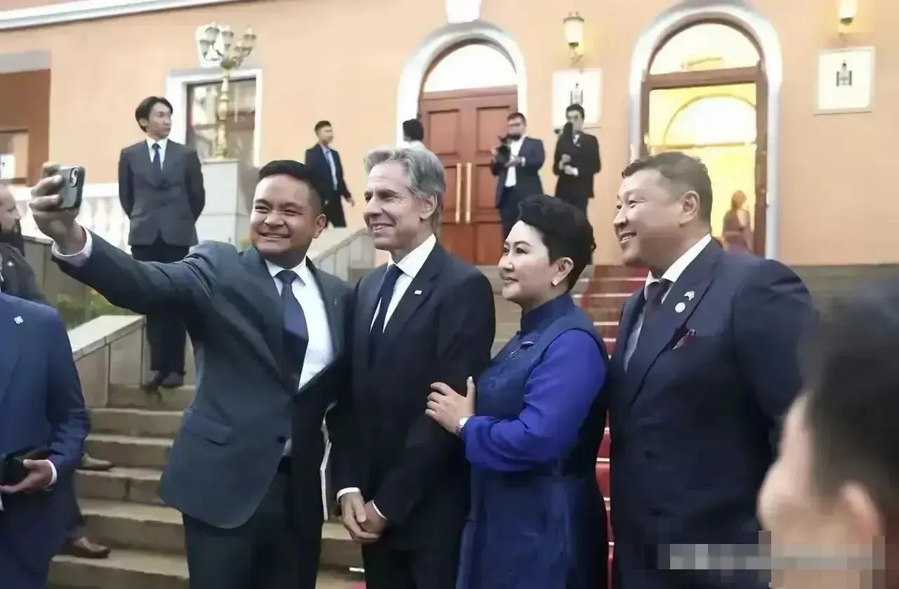 蒙古已经按照美国国务卿布林肯的要求，完成了十万吨稀土的采矿目标。然而，作为交易对