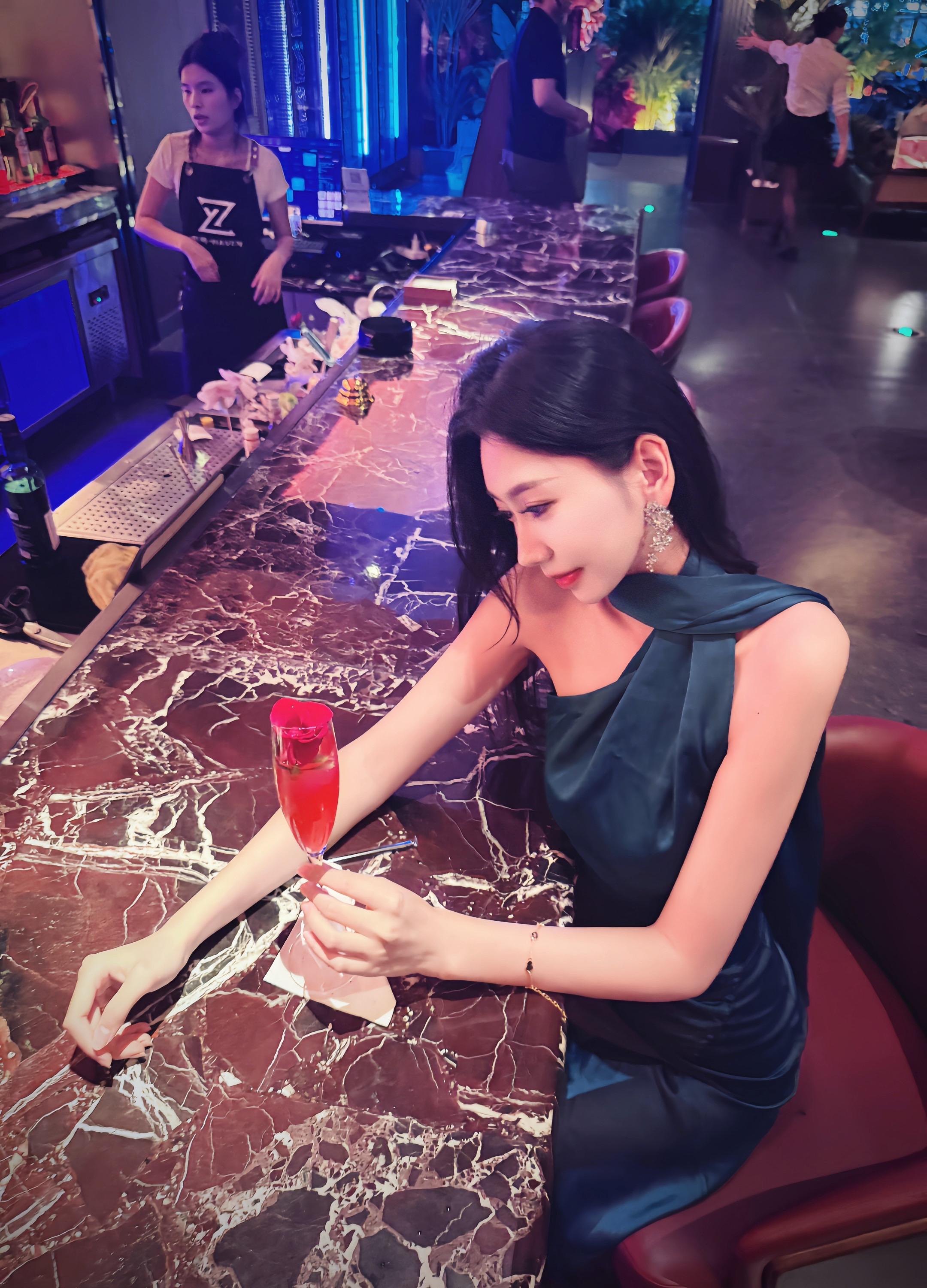 我接受任何人的离开 因为重要的人会一直在我身边