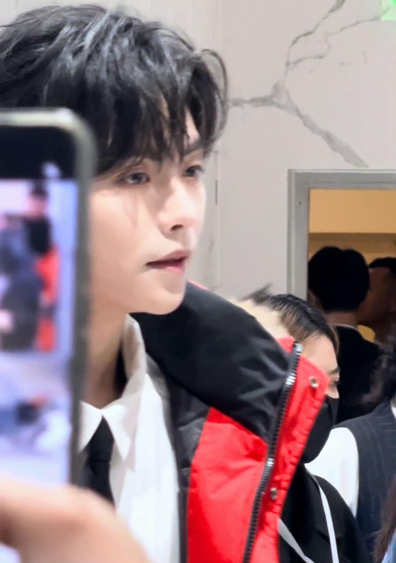 红色好美！肖宇梁氛围感绝了～肖宇梁｜为肖宇梁怦然心动