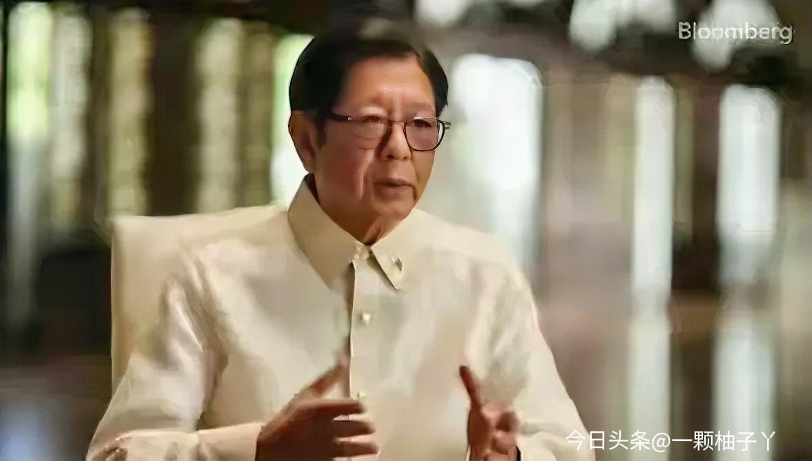 菲律宾总统马科斯直言中方没有趁乱牟利，还给菲律宾提供了很大帮助。当时菲律宾深陷能