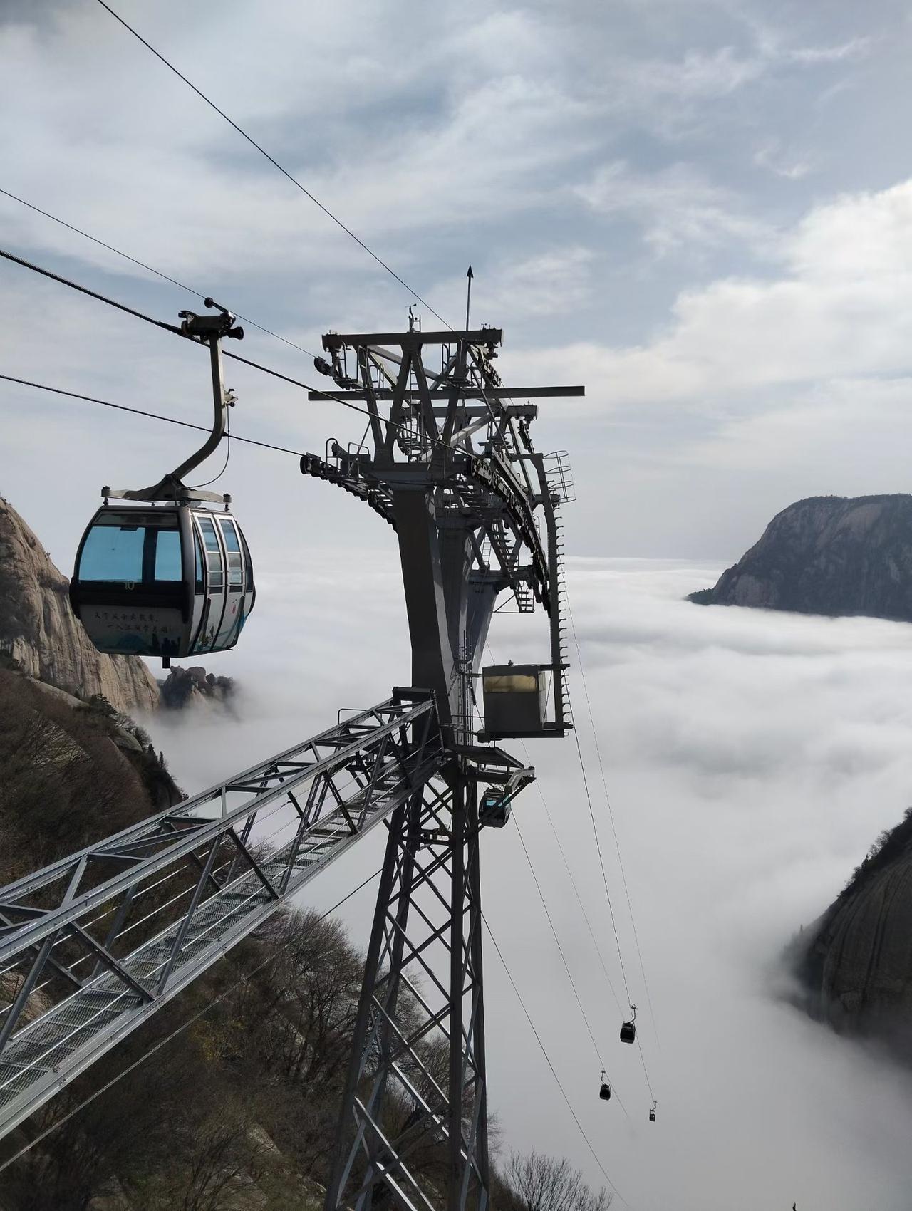 神奇华山，美景如画热烈庆祝华山三特索道公司安全运营三十周年（1996年4月10日