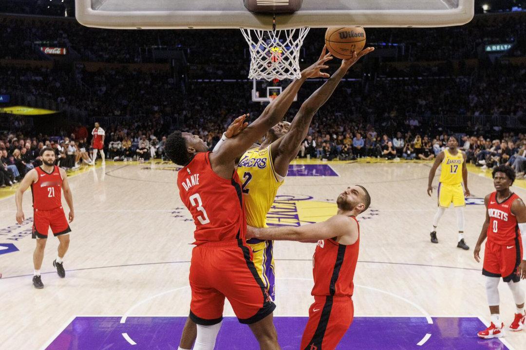 🔥【25/26赛季NBA焦点战！火箭vs湖人半场战报：火箭51-47领先湖人，
