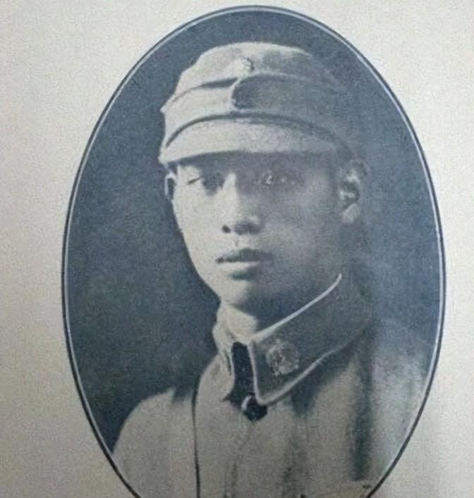 1939年，我军被日本鬼子重重包围，国军师长焦急的连下三次撤退命令，却没想到等到