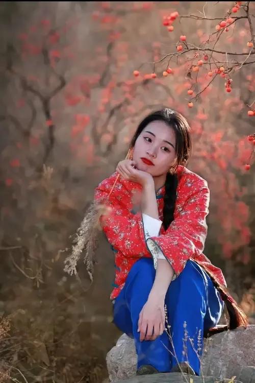 柿子红了。秋写真 秋叶倩影 晚秋写真 秋景美人欢笑 美女配秋景 人像摄影 村姑也