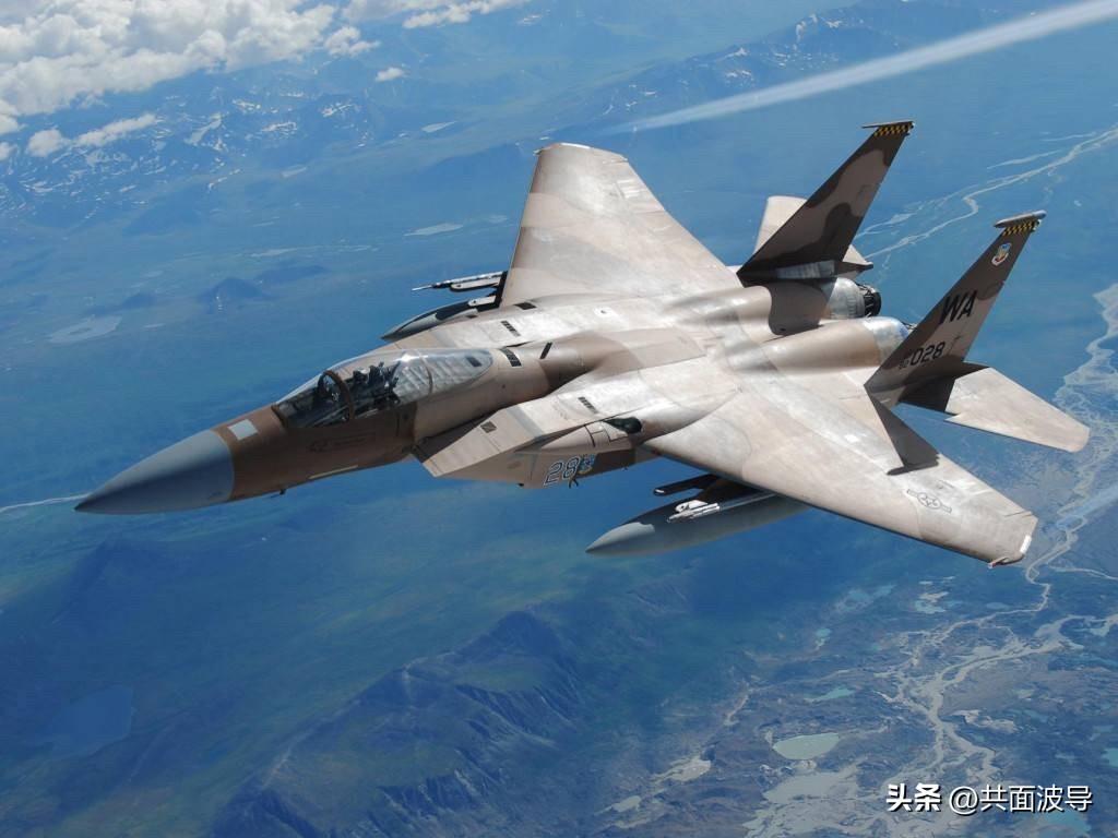 很多人开始替美国战斗机坠落进行解释，一开始他们声称是因为机械故障，后来又声称是科