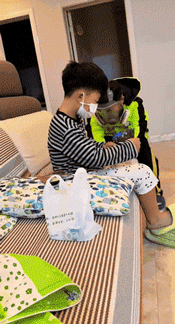 为了跟得甲流的最好的伙伴玩耍，也是拼了。