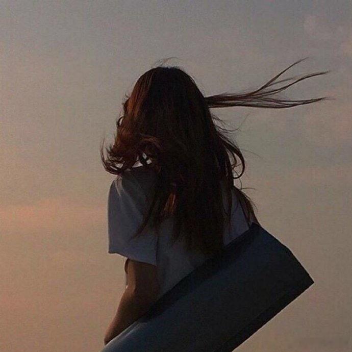 所谓成年人就是能咽下一肚子的话和心酸，只说一个：嗯。生活手记