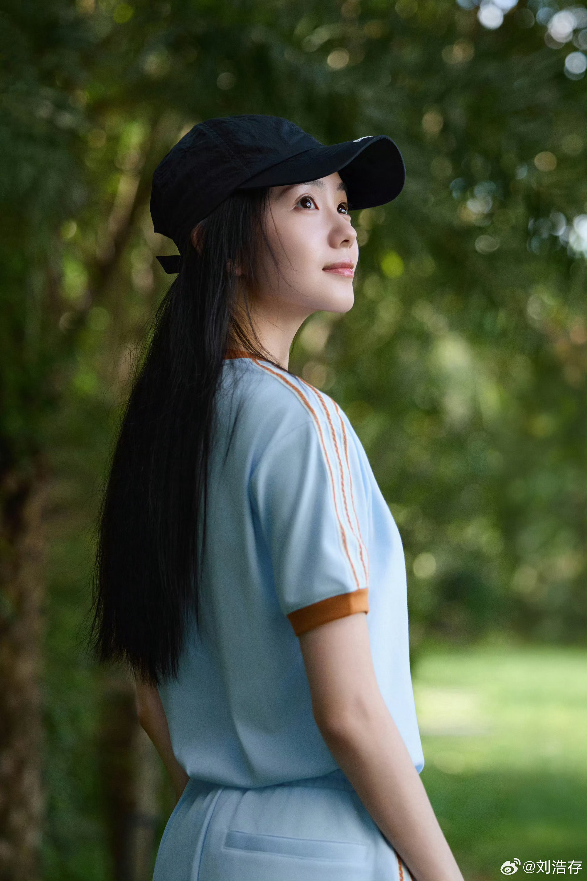 刘浩存lhc刘浩存美顺与长生lhc刘浩存刘美顺想把所有的温柔和浪漫都融进月光𝑴