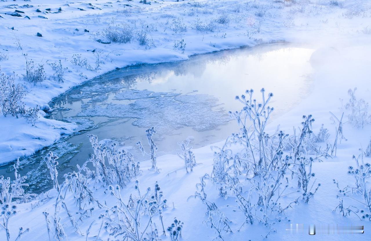 吉林雾凇为什么出名?第一，出现时间长，第二，出现概率高，第三，雾凇晶莹剔透，宛如