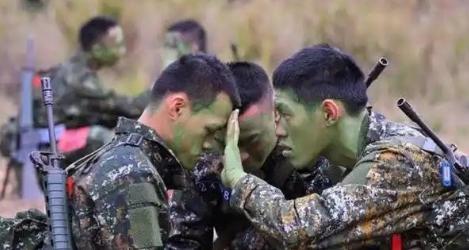 台湾自己起内讧了？台湾士兵突然发出来灵魂拷问：“两岸一旦开战，台湾失败后，阵亡的