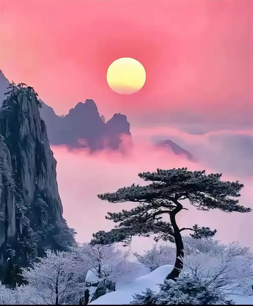 这些知识你未必晓得
1、一朵白云的重量平均高达上万斤
2、午时三刻说的是中午12