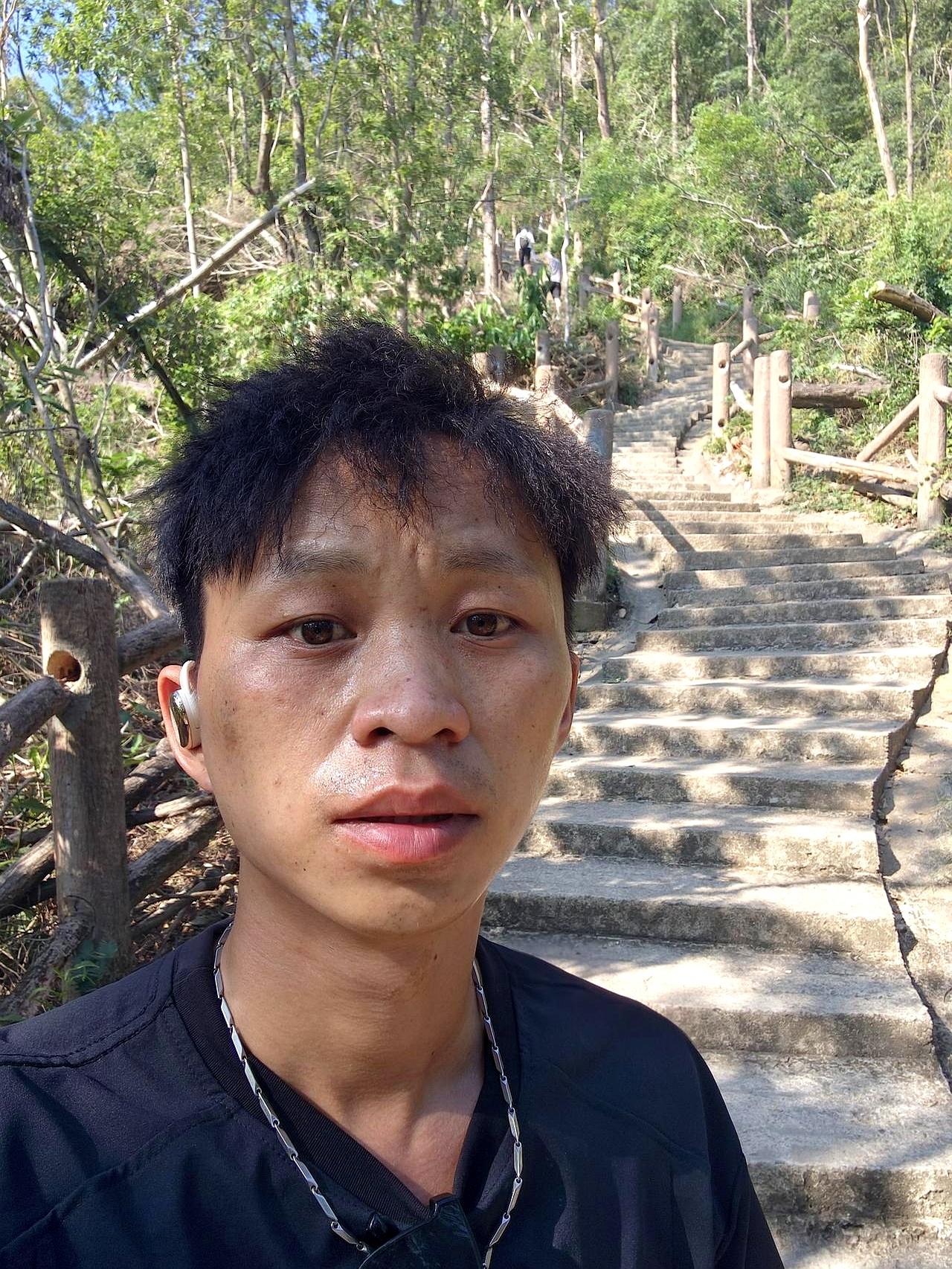 异地恋最让人心里没底的，不是见不到面，而是不知道两个人有没有以后。
可每次一个人