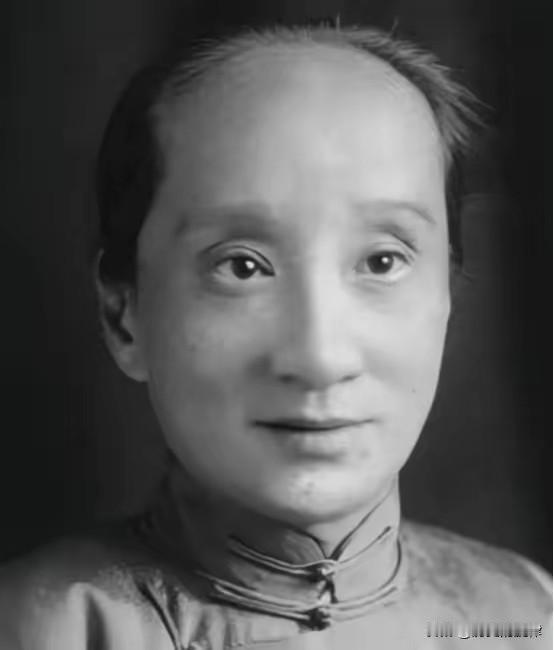 朱安深夜抱住鲁迅求子被厉声呵斥，这场包办婚姻里，两个可怜人都输得一败涂地
 
1