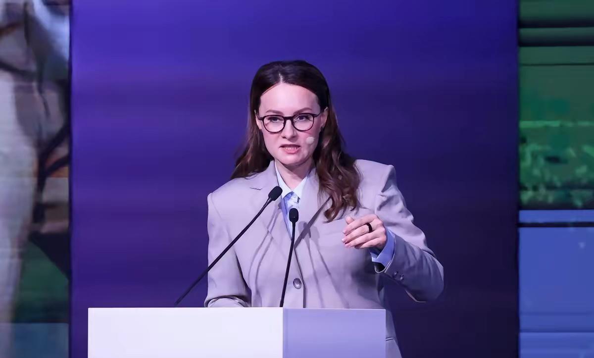 斯维里登科任职总理刚满一年，泽连斯基又要换人。

7月13日乌克兰议会主席斯捷凡