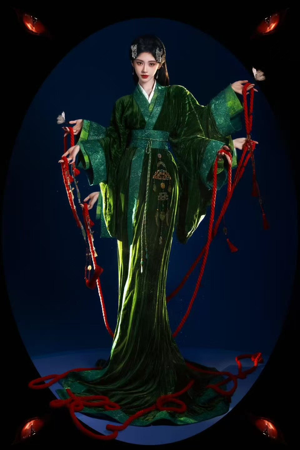 鞠婧祎青影入画鞠婧祎笑间狐眸鞠婧祎青影入画，好美，