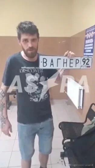 1名瓦格纳英雄阿列克谢·埃罗什科夫控诉在罗斯托夫被执法人员殴打，希望能为他讨回公