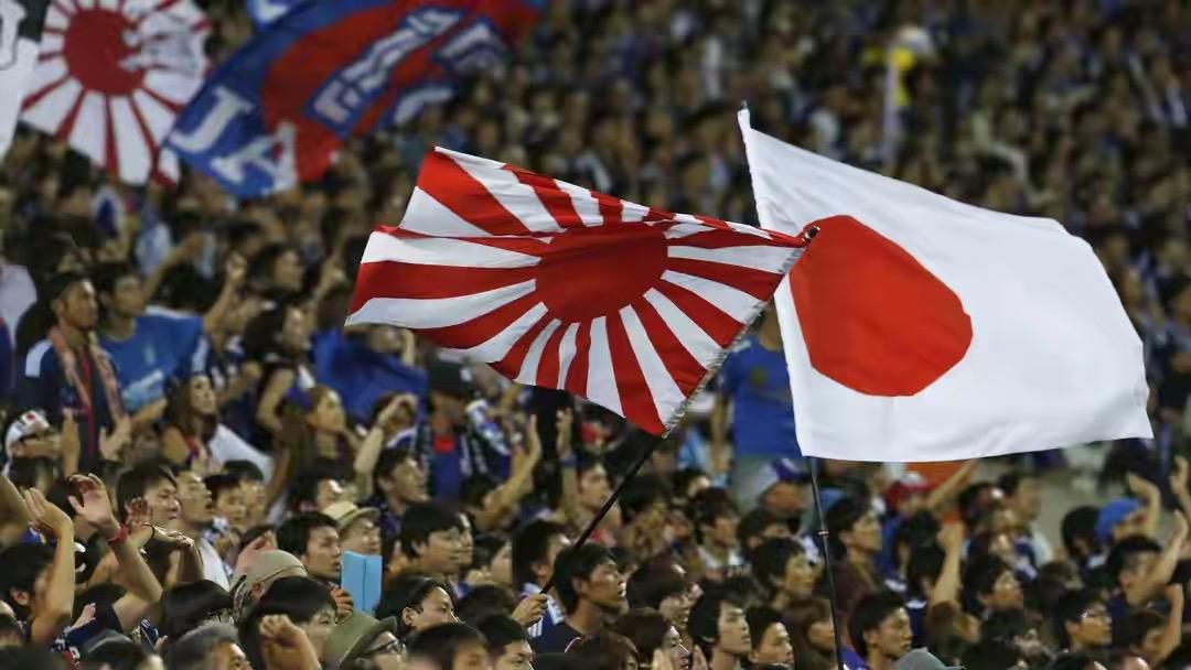 日本军部是如何崛起并掌握日本政府的?

日本军部其实从未掌握政府，也从未形成所谓