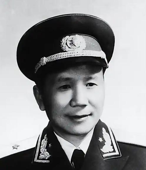 有多邪乎呢？四平战役我军失利北撤，那些刚被打散的土匪一看风向变了，立马又聚拢起来