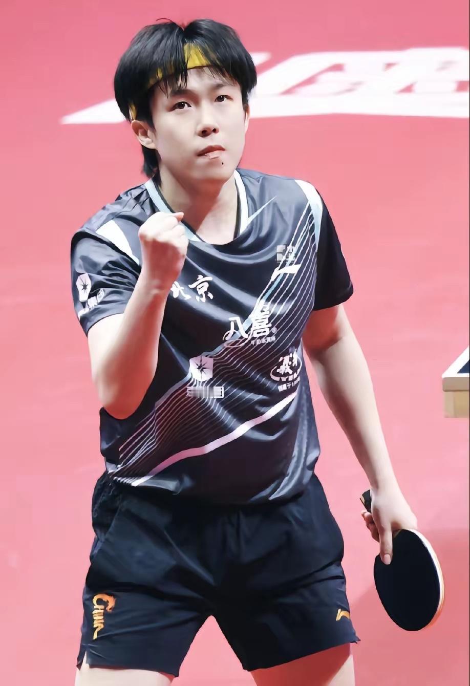 我的个老天，这也太燃了吧！国乒直接炸出“天花板级双子星”，王楚钦孙颖莎包揽年度最