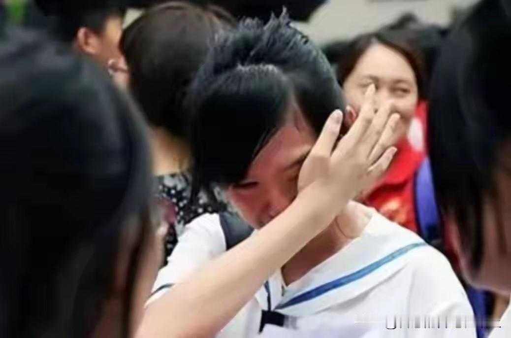 去年高考物理简单，历史很难。今年不知道物理难不难？