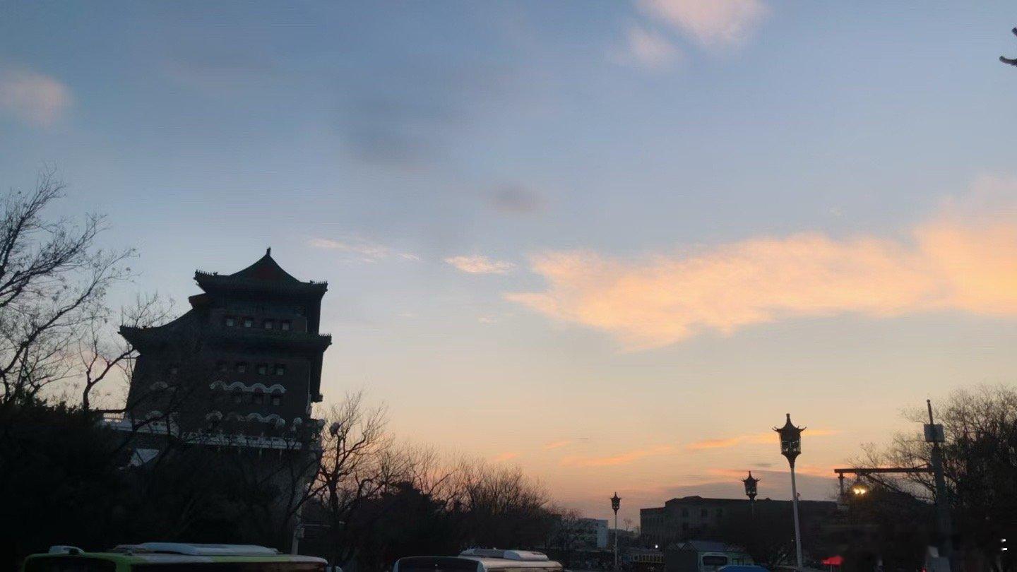 做风险投资，VC，投资初创企业，和炒期货相比，你更愿意选择哪个？ 