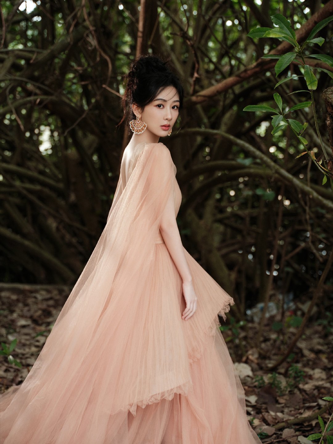  [心]#杨紫黄瀛子# 喜欢那些闪光的东西，冬日的雪，天上的星，和你的眼睛。​​