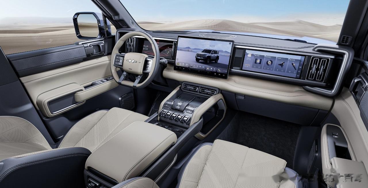 比亚迪发布了方程豹品牌豹5车型的新一批内饰官图，看起来质感还不错。中控台标配三块