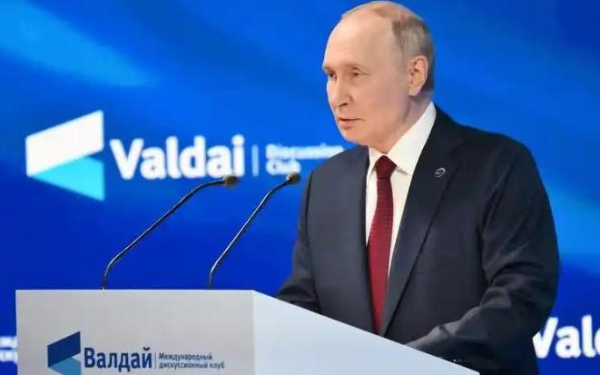 美俄联手演“双簧”？把中国排挤在外成观众，靶心目标是美国伙伴。11月2日特朗普再