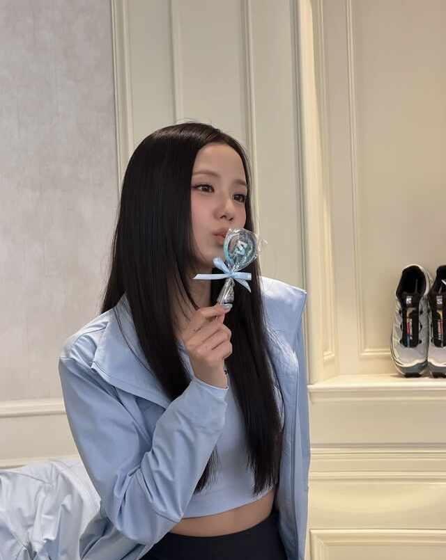 Jisoo Insta 帖子更新❣️
品牌代言 Salomon✨😍
Jisoo