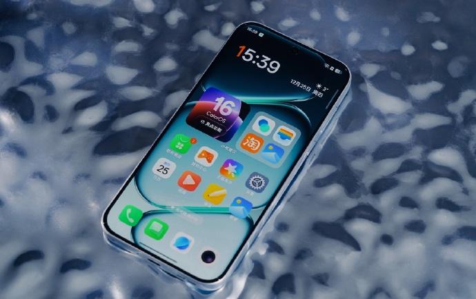 一加 Turbo 6 真机曝光！同档最能打预定📱
一加 Turbo 6 真机终