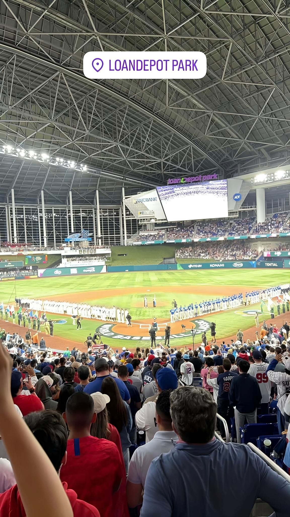 樊振东在ins上更新了观赛棒球比赛的现场照片，还在主页新建了棒球⚾版块，现在已经