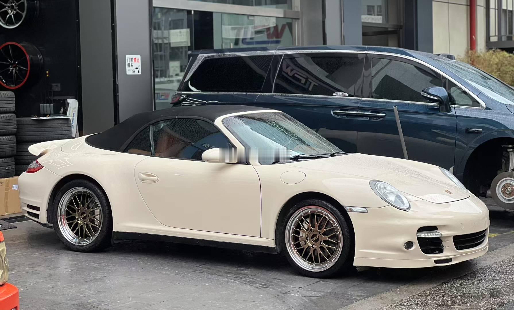 保时捷911 完工案例BBS LM DG-BKBD 19寸意大利科吉动平衡霍夫曼