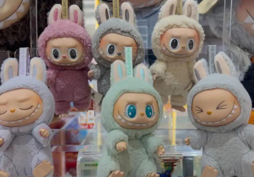 1月15日消息，在一家为泡泡玛特供应产品的中国工厂被指控剥削工人（包括未成年人）