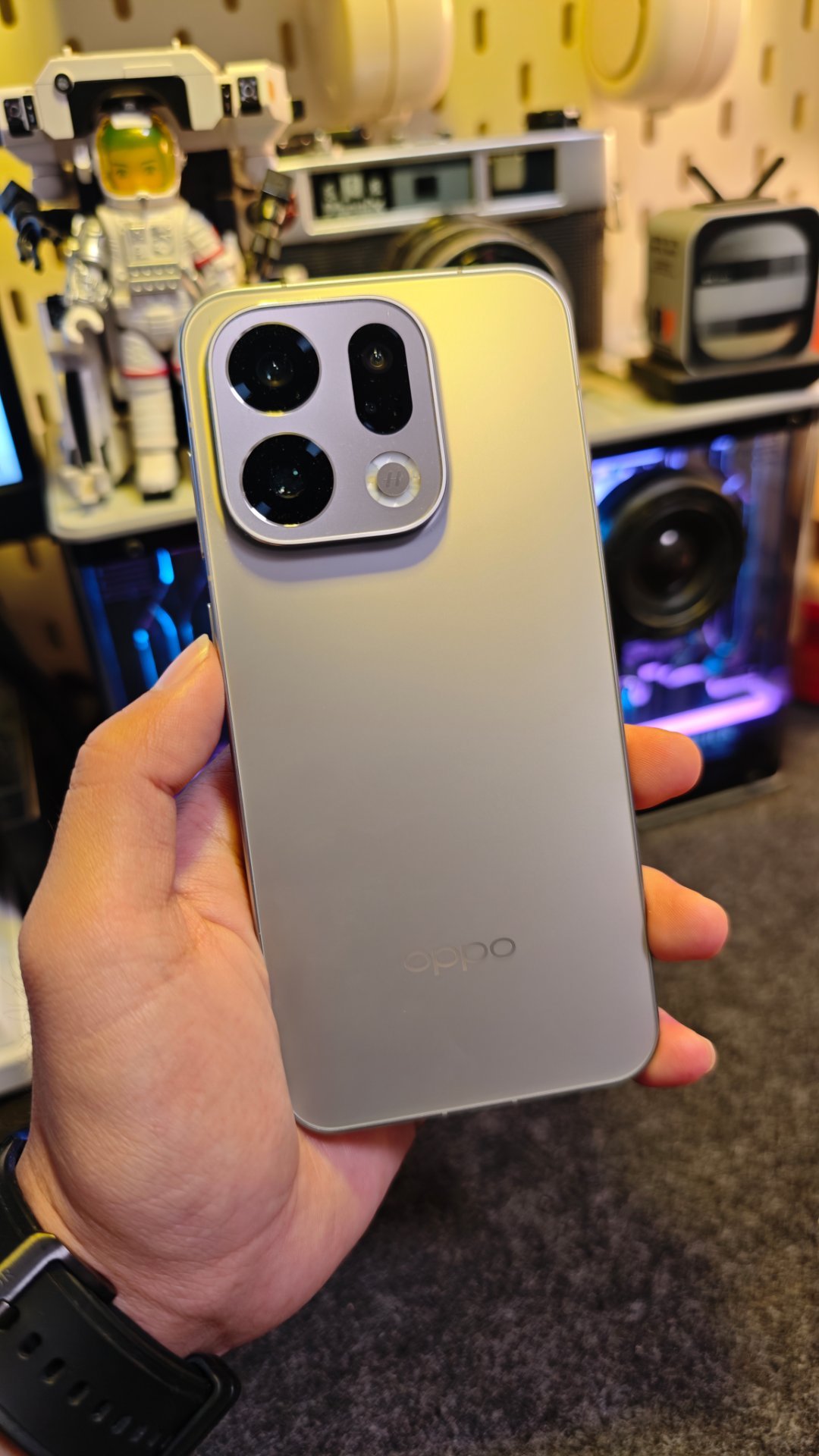 当安卓用户第一次用苹果我觉得如果苹果手机的功能和逻辑可以跟安卓一样的话，销量还会