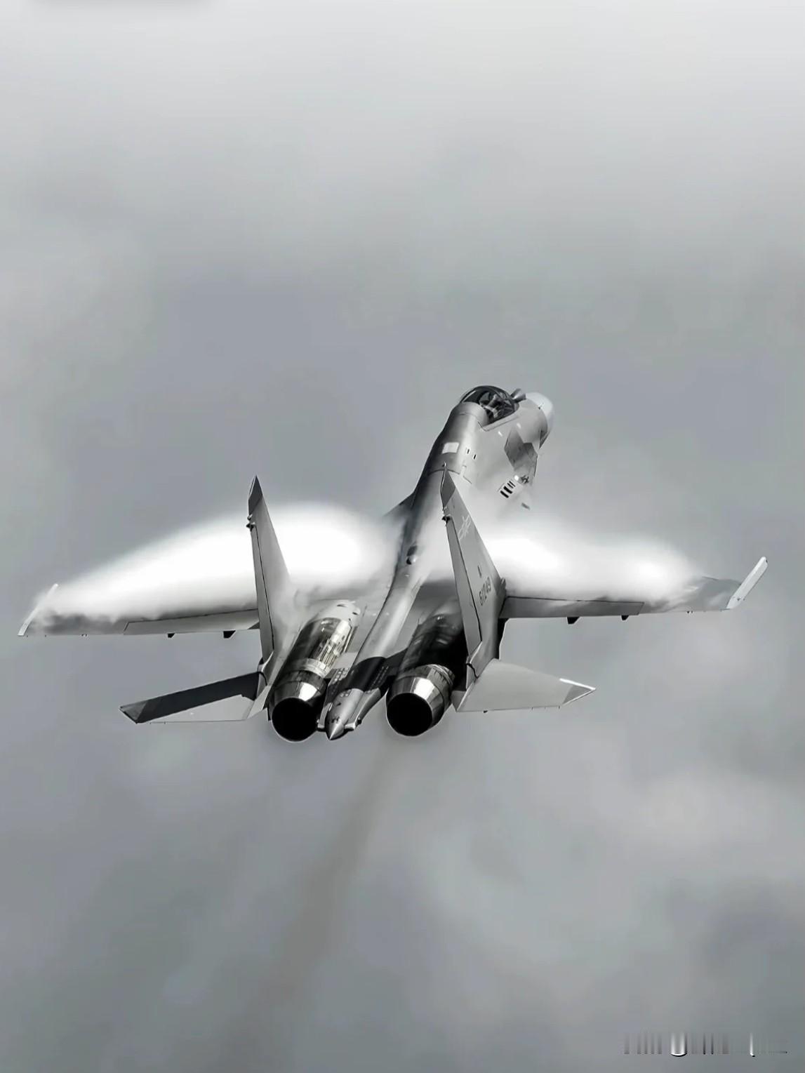 有些人真是玻璃心，一碰就碎，自家门口过趟车，都能脑补出一部针对自己的大戏。

前