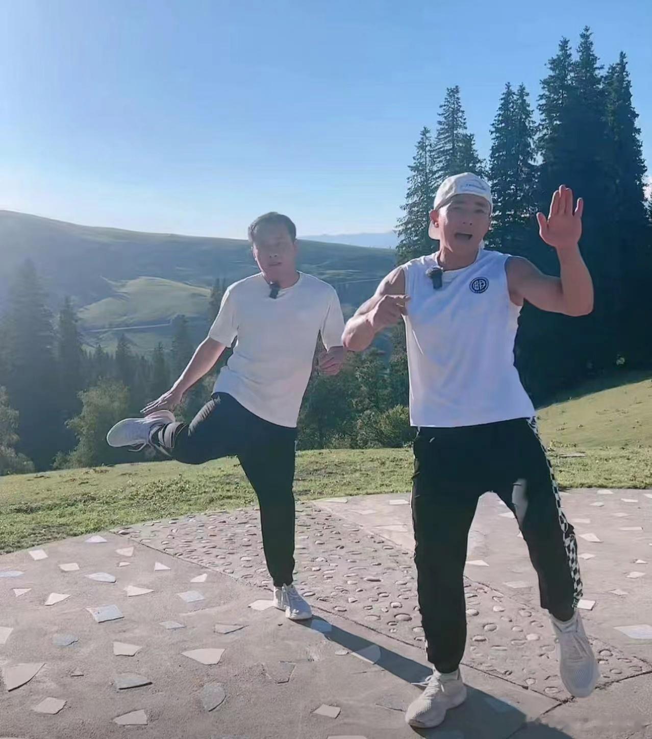 #刘畊宏约徐志胜跳操# 徐志胜跳操刘畊宏都得甘拜下风的程度！这是怎么做到每一个动