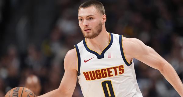 丹佛掘金队于周五宣布，克里斯蒂安·布劳恩因为脚踝扭伤将于六周后重新评估。
布劳恩