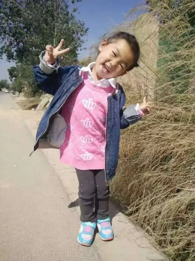 看着自己从小可爱的妹妹变成了混的人🤦🏻‍♀️怎么说也没用