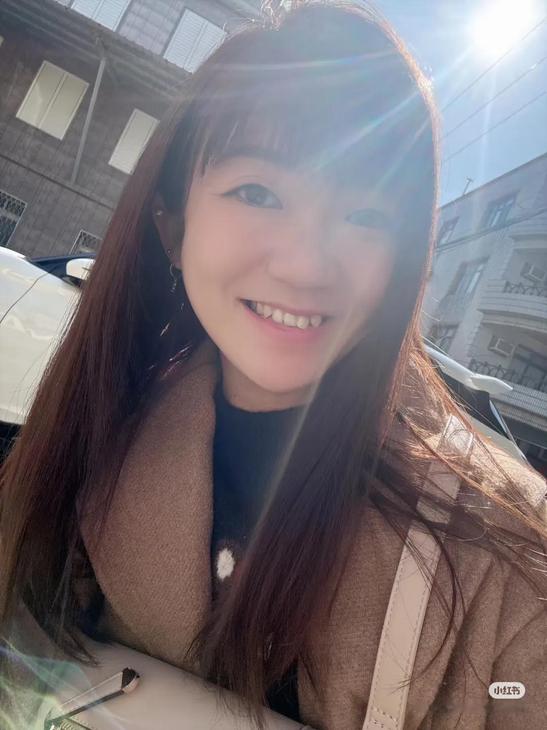 话说台湾近几年就推出了许多颜值和气质都相当不错的新晋博主，而smiIe就是其中之