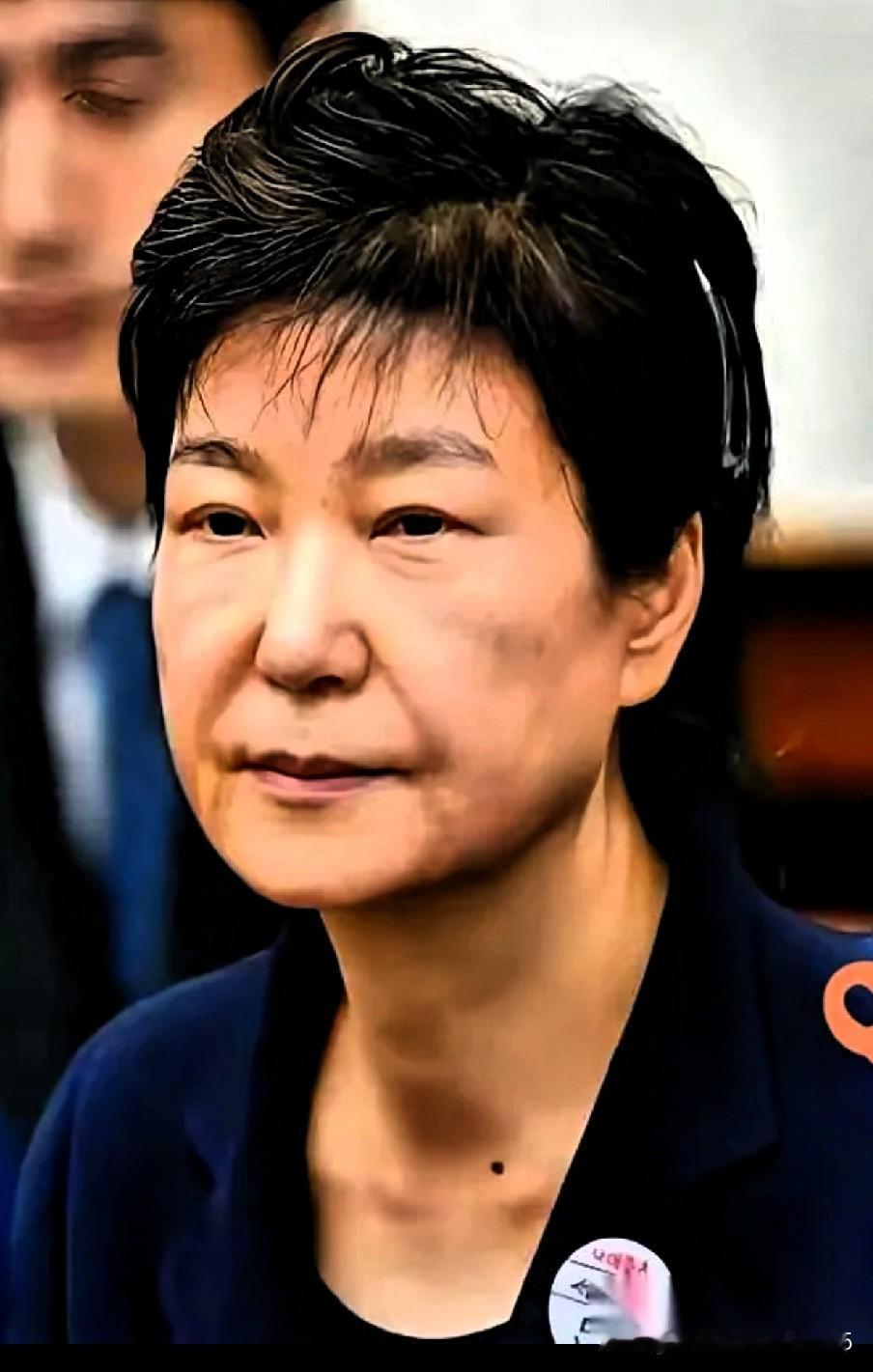 韩国近几日政坛挺热闹，前总统尹锡悦被判无期徒刑，前总统朴槿惠74岁了，自己的别墅