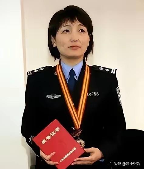 这件事神奇的地方在于
大家都知道是错的，事情也已经曝光。但是造成这一切的人，仍是