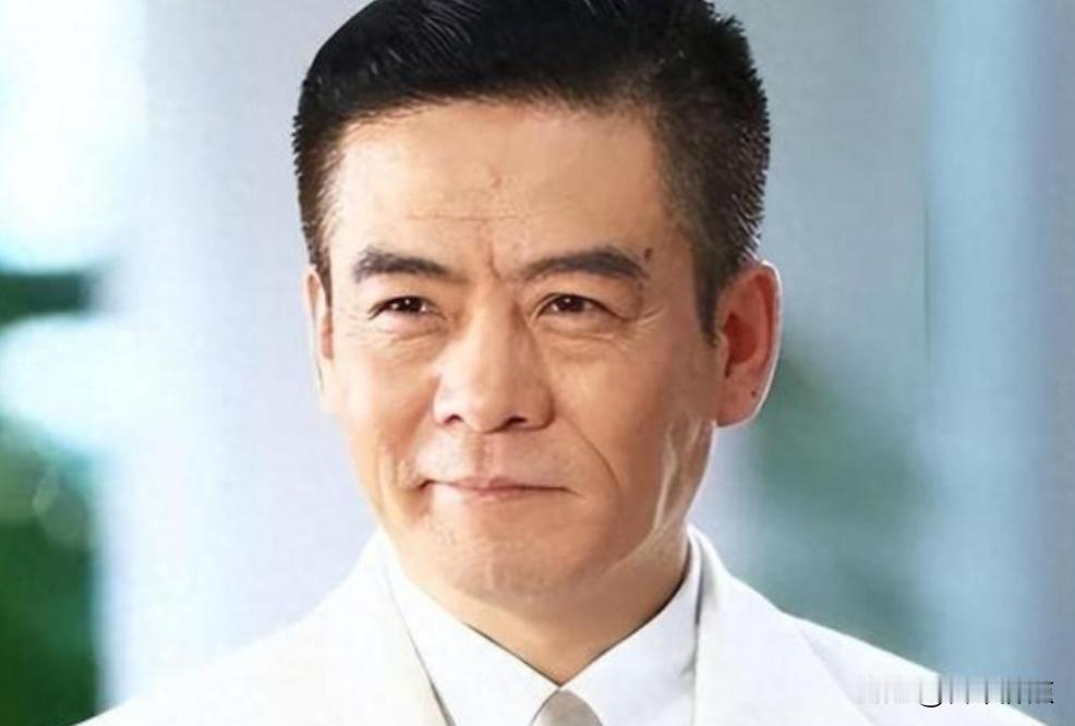 演了30年坏人，57岁才结婚，妻子至今无人见过真容
这张脸，你绝对见过，但名字你