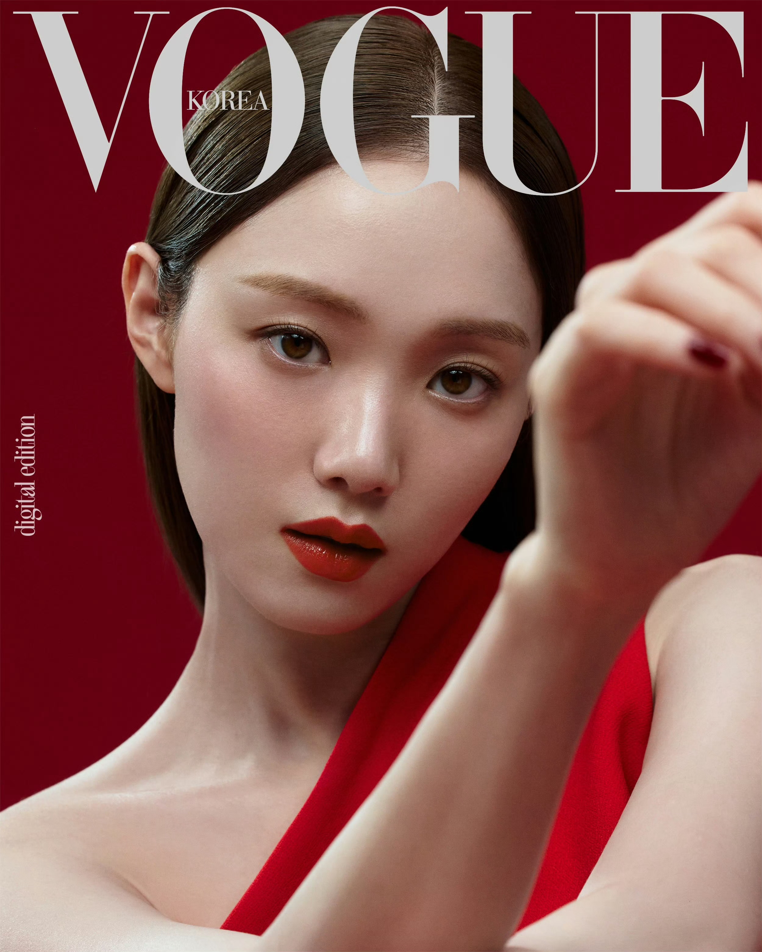 李晟京 VOGUE KOREA 韩版电子刊封面，演绎的Givenchy Beau