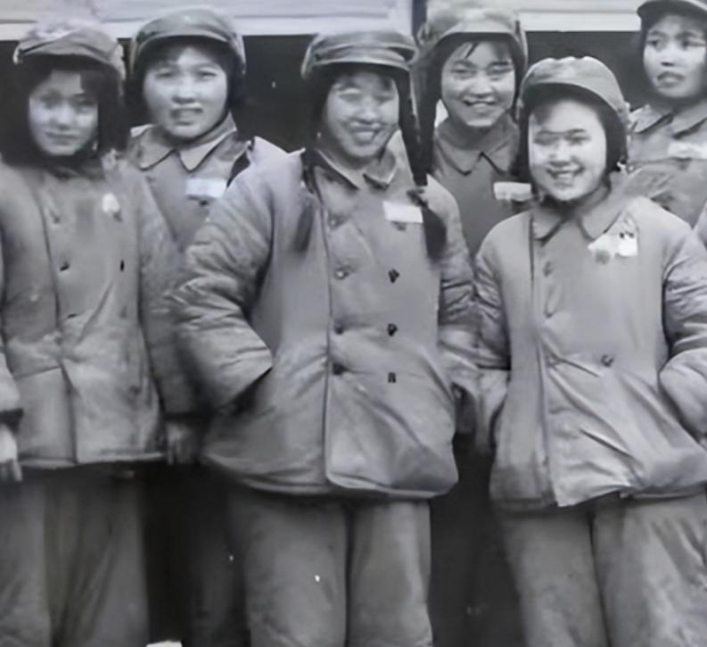 抗美援朝时，5名中国女战士被美军包围后主动投降，此后下落不明，大家都以为她们早已