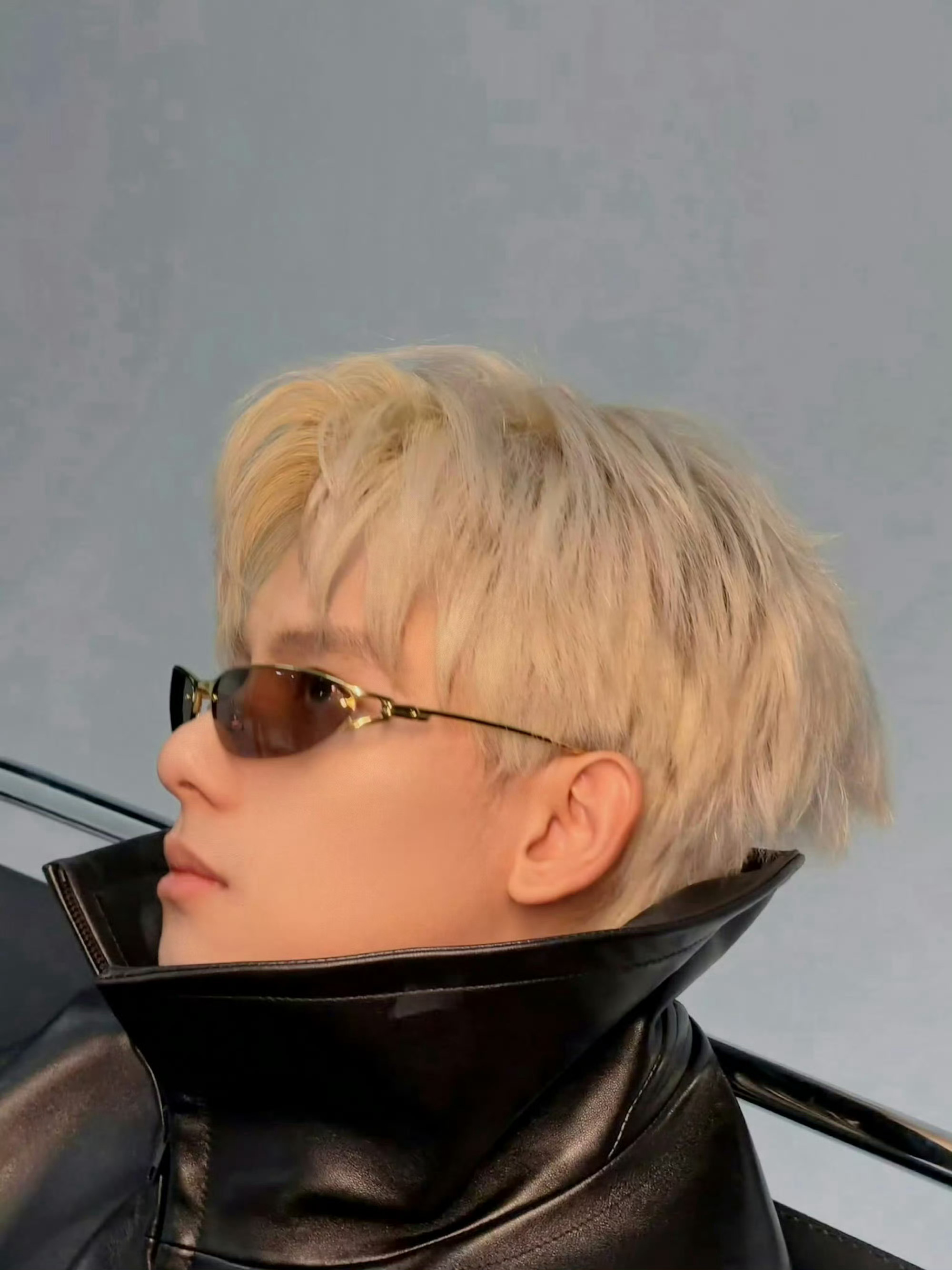 胡先煦这么瘦了胡先煦白金发色 胡先煦这波反差感拉满了，直接帅出新高度！ 