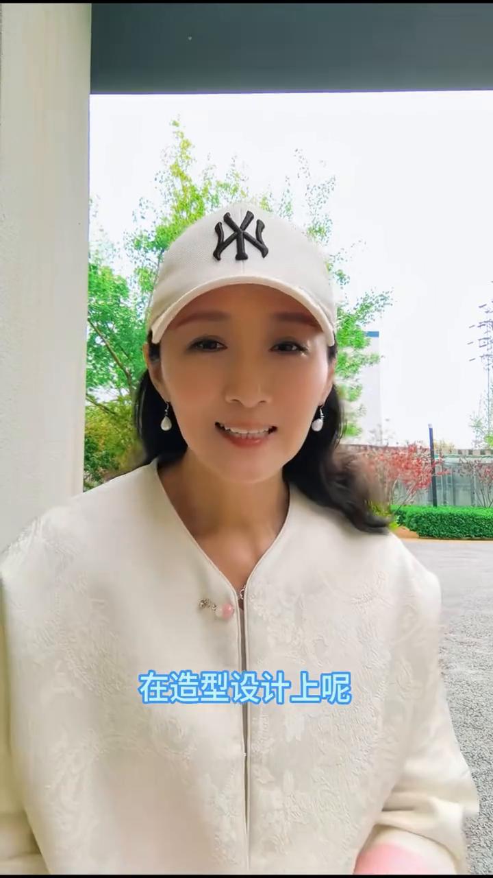 今天要讲讲旗袍了。因为有太多朋友留言说，对金粉世家里的服装造型印象极其深刻。这部