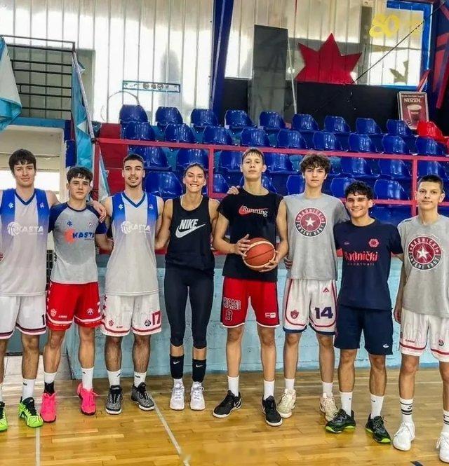 女排塞尔维亚女排博斯科维奇 当塞尔维亚🇷🇸队在菲律宾举行国家联赛第二周赛事时