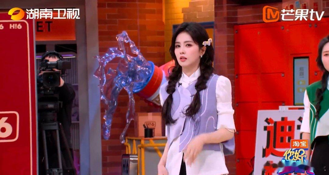 白鹿王星越你们是会跳舞的 你好星期六 谁懂啊！白鹿起跳瞬间直接拿捏节奏，王星越渐