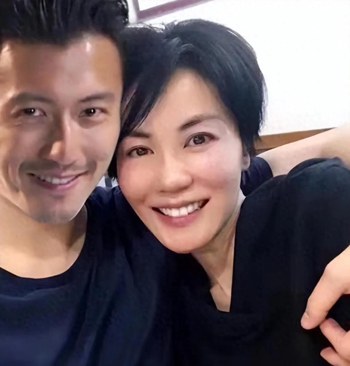 羡慕谢霆锋和王菲这样子的爱情。谢霆锋2025演唱会上表白，爱你2025。他们可是