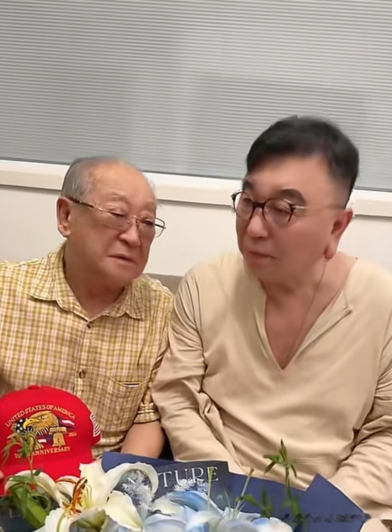 86岁高龄的魏文亮亲自探望生病的徒弟张连志，真正体现了师徒情深！

前几天魏文亮